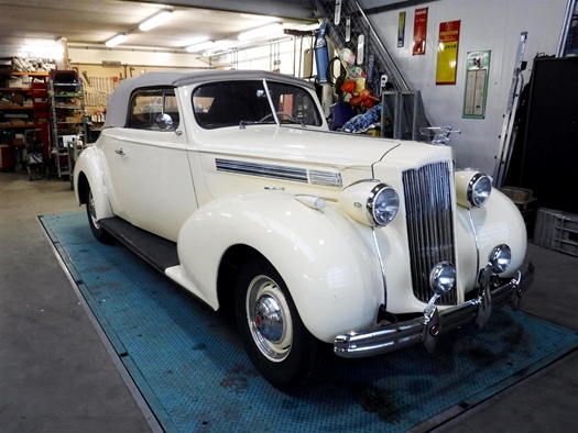 1939 Packard 120 convertible -  Creme oldtimer te koop