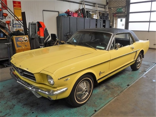 1965 Ford mustang 65 yellow oldtimer te koop