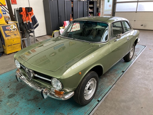 1974 Alfa Romeo 1600 GT jr Bertone green oldtimer te koop