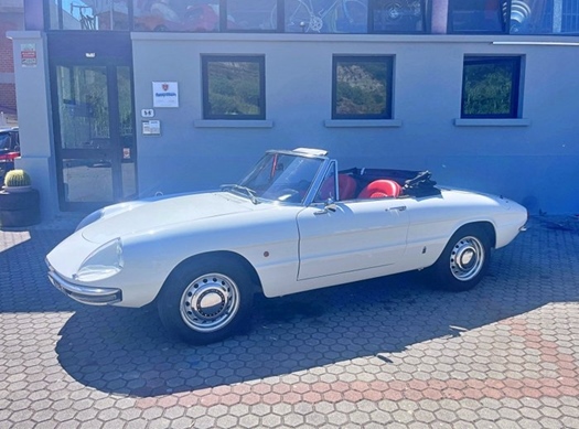 1967 Alfa Romeo Spider 1600 'Osso di seppia' oldtimer te koop