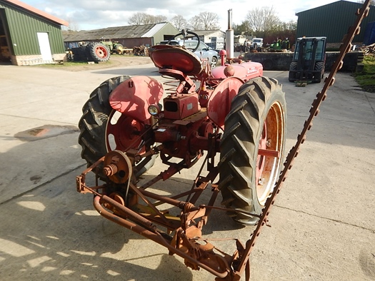 1948 International Farmall C with IHC mower oldtimer te koop