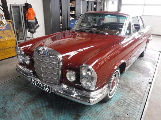 1967 Mercedes 250SE Coupe red oldtimer te koop