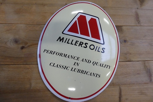 Emaille Millers Oils te koop