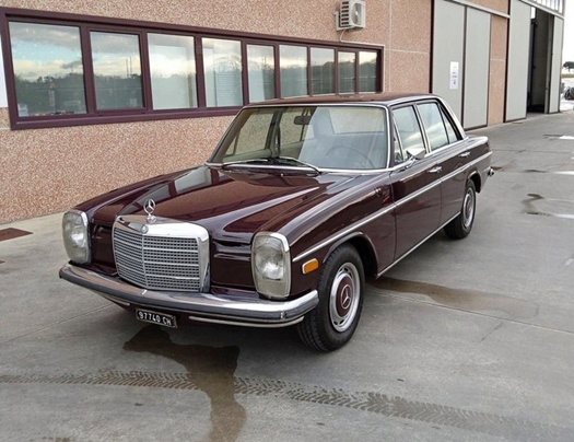 1972 Mercedes 220D W115 oldtimer te koop