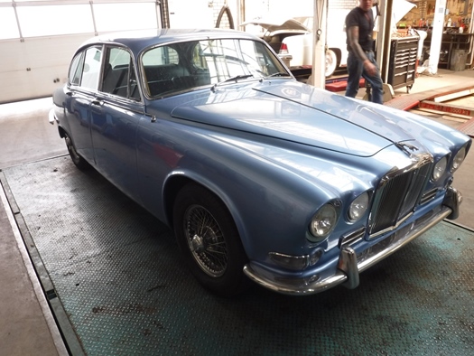 1967 Jaguar 420  blue oldtimer te koop