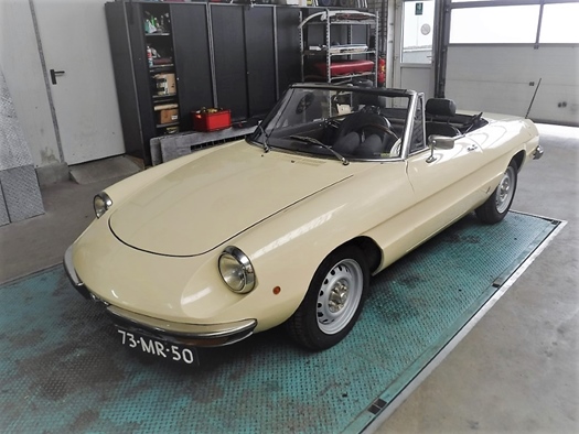 1976 Alfa Romeo 2000 spider veloce Creme oldtimer te koop