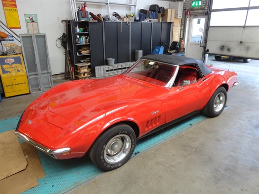 1969 Chevrolet Corvette 69 Roadster Red oldtimer te koop