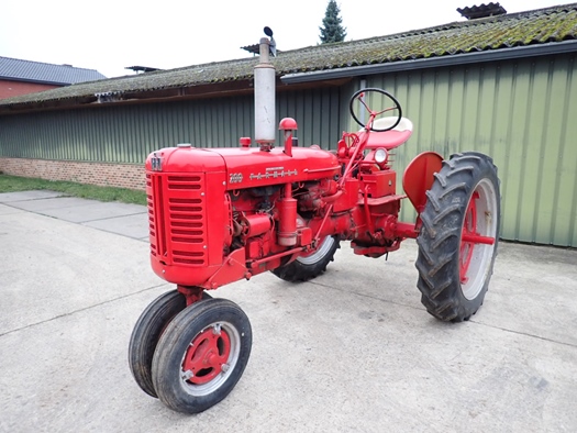 1955 International Farmall 200 oldtimer tractor te koop