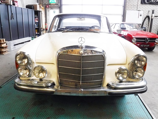 1966 Mercedes 300SE Coupe white W112 oldtimer te koop