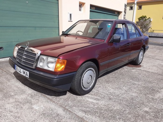 1988 Mercedes 200 E RHD oldtimer te koop