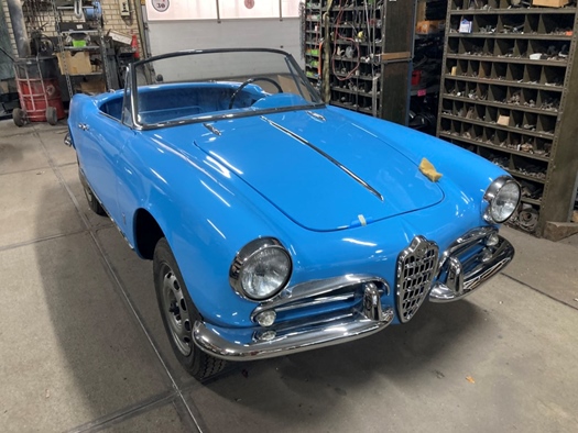 1963 Alfa Romeo Giulietta spider Blue oldtimer te koop